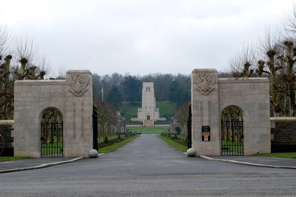 F2 proche gare et toute commodité Château-Thierry Esterno foto