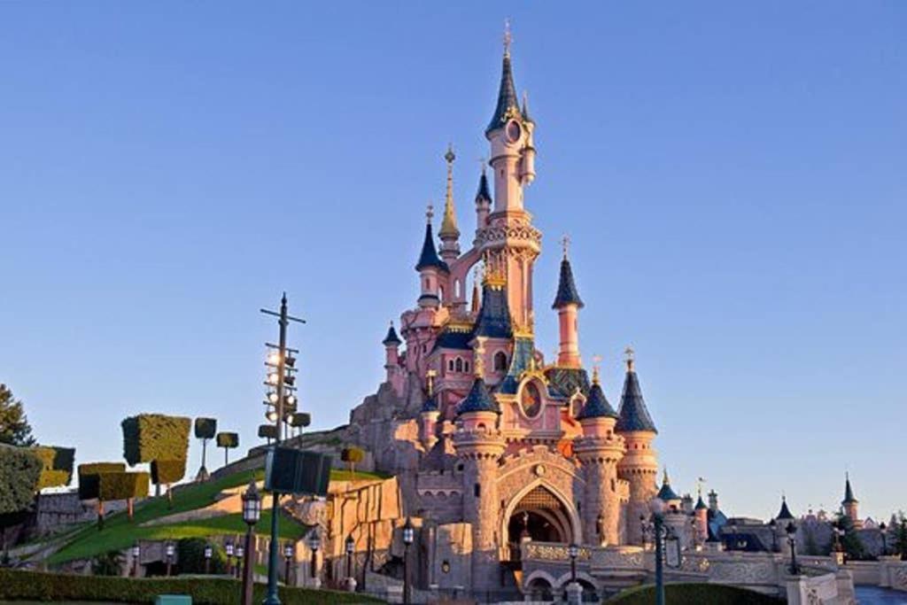 F2 proche gare et toute commodité Château-Thierry Esterno foto